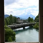 Du Lodge